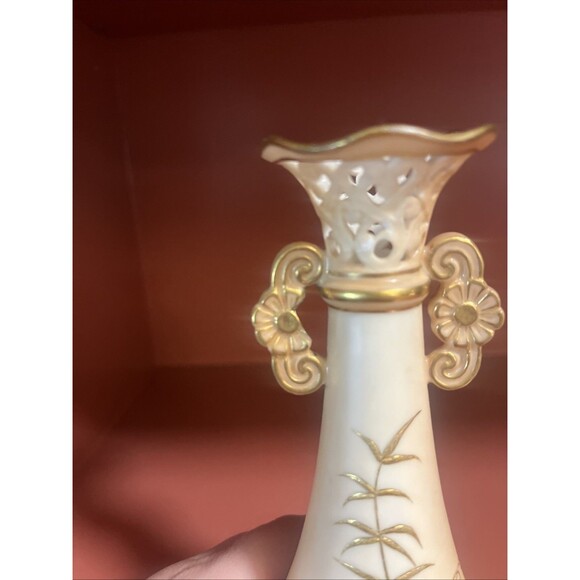 Antique Locke & Co Worcester Hand Painted Vase Floral Double Handle Gilded READ - Picture 7 of 8
